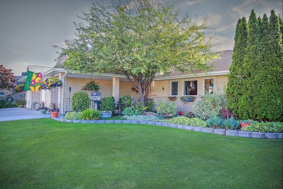 1st image of 463 Woodland Ct