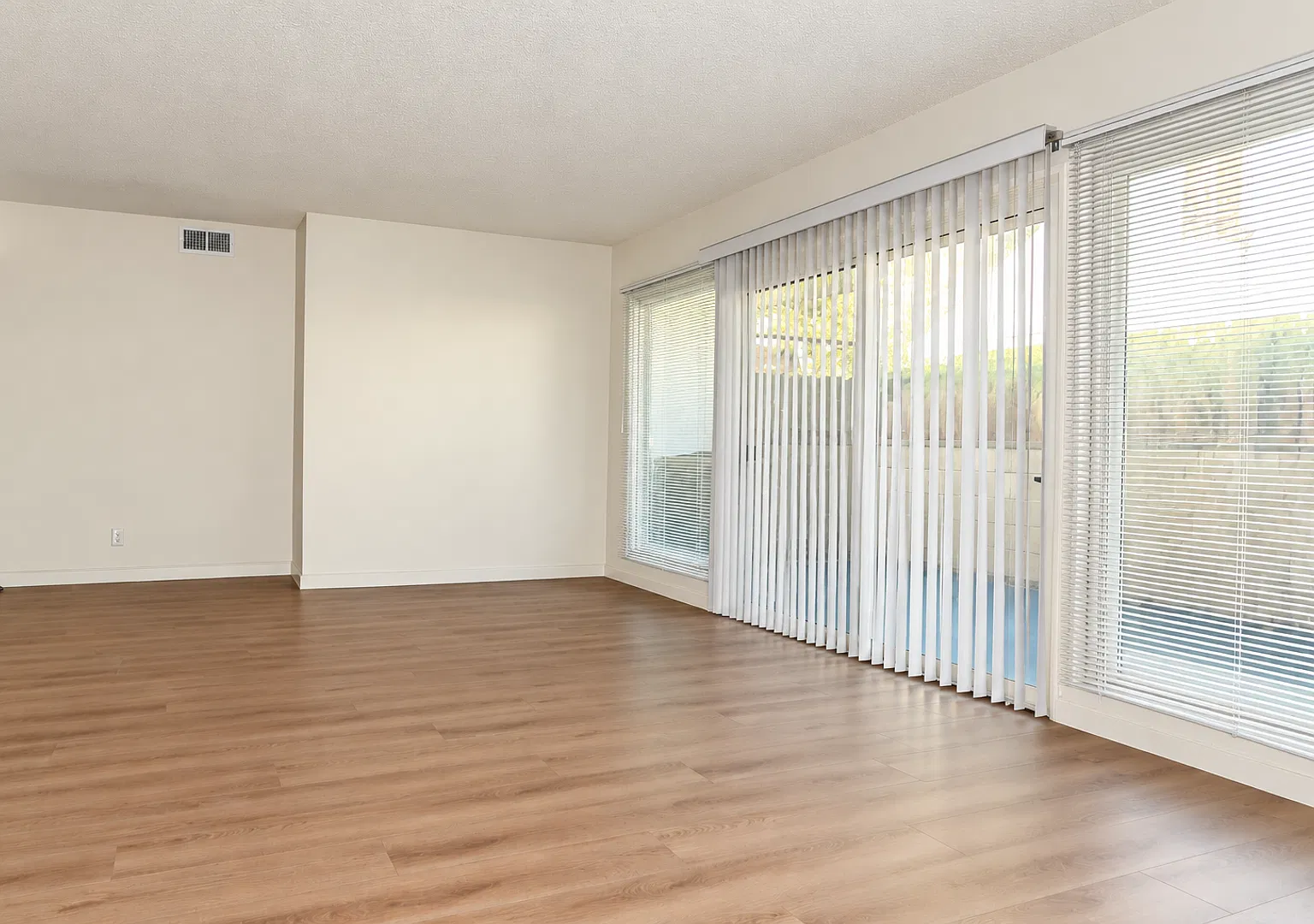 812 Larch — Photo 3