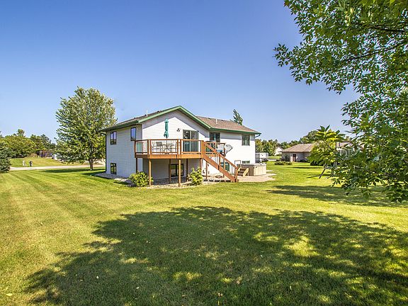 4th image of 2727 Le Homme Dieu Hts NE