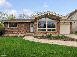 2307 Springhill Ln, Lindenhurst, IL 60046