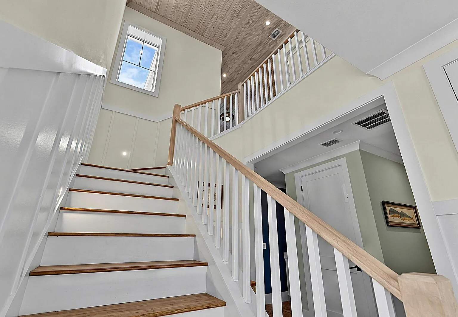 4 bed, 5.0 bath, 3069 sqft, $7,500 — Photo 3
