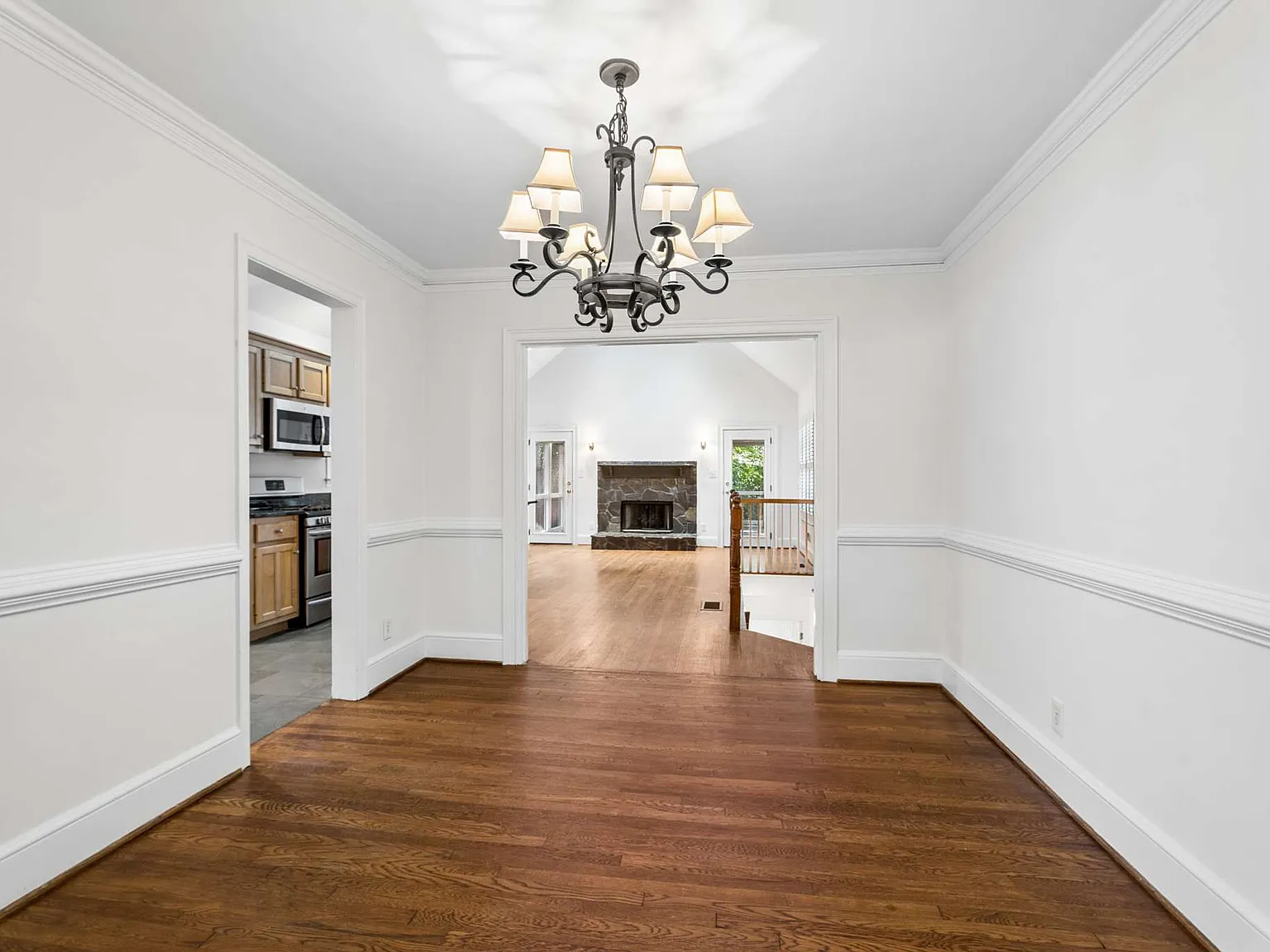 3 bed, 2143 sqft, $5,000 — Photo 3