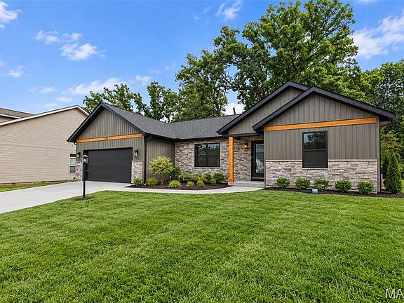 2nd image of 721 Pleasant Valley Dr