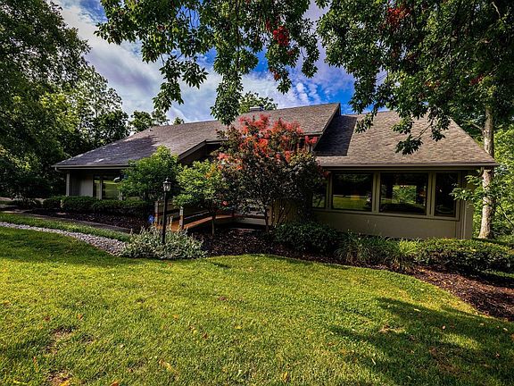 3rd image of 6238 Wald Ln