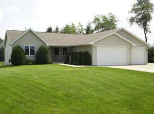 4630 N Redwood Dr, Janesville, WI 53548
