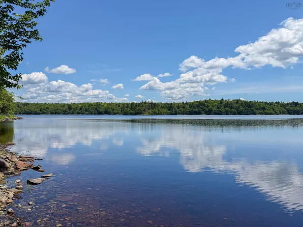 439 Plymouth Gentian Rd, Yarmouth, NS B0W 3M0