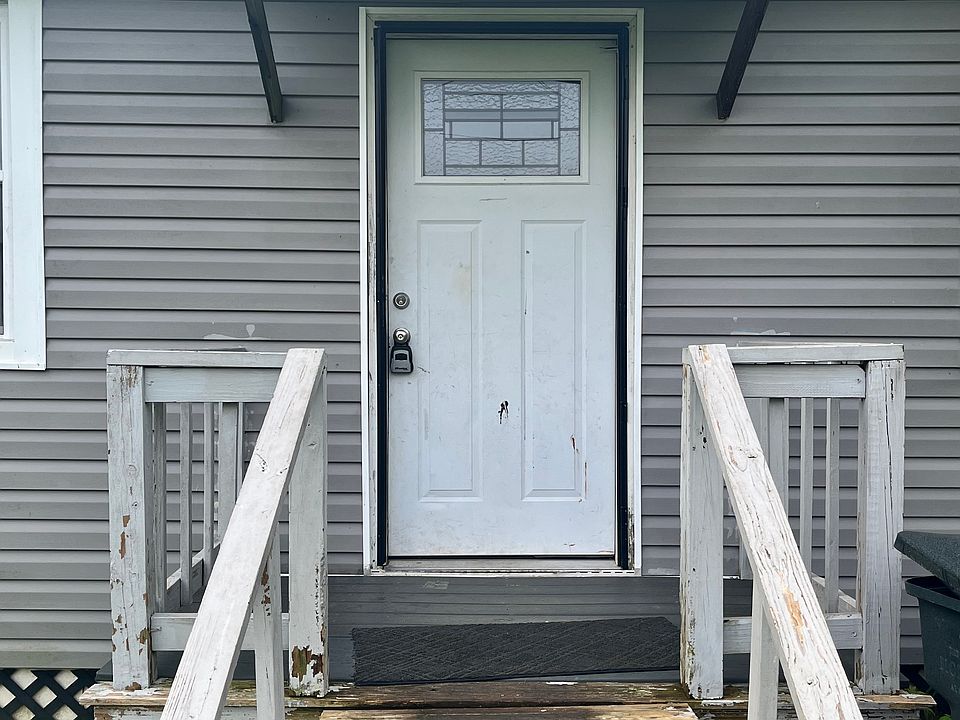 1st image of 718 Reeder St