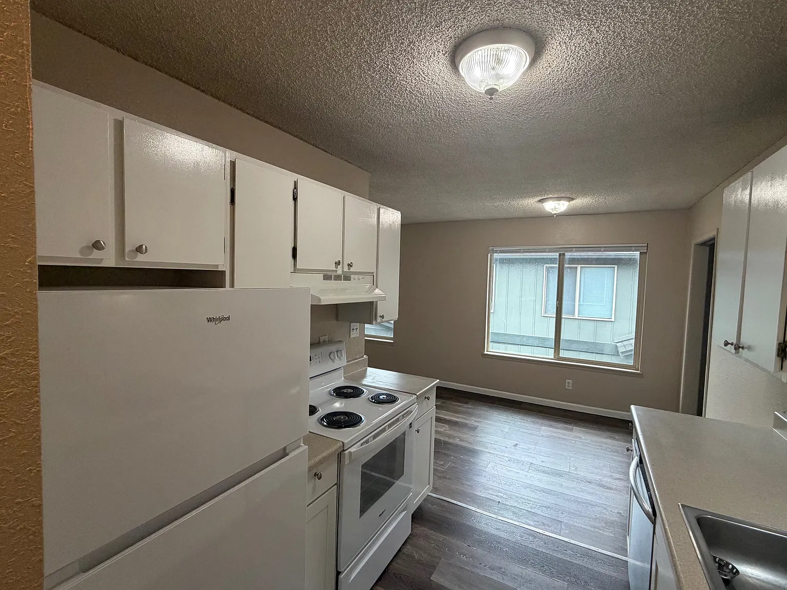 2 bed, 800 sqft, $1,200 — Photo 4