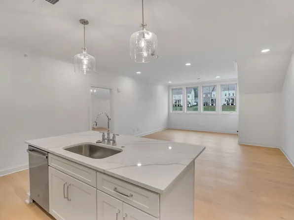 2002 Gildridge Dr APT 303, Nashville, TN 37221