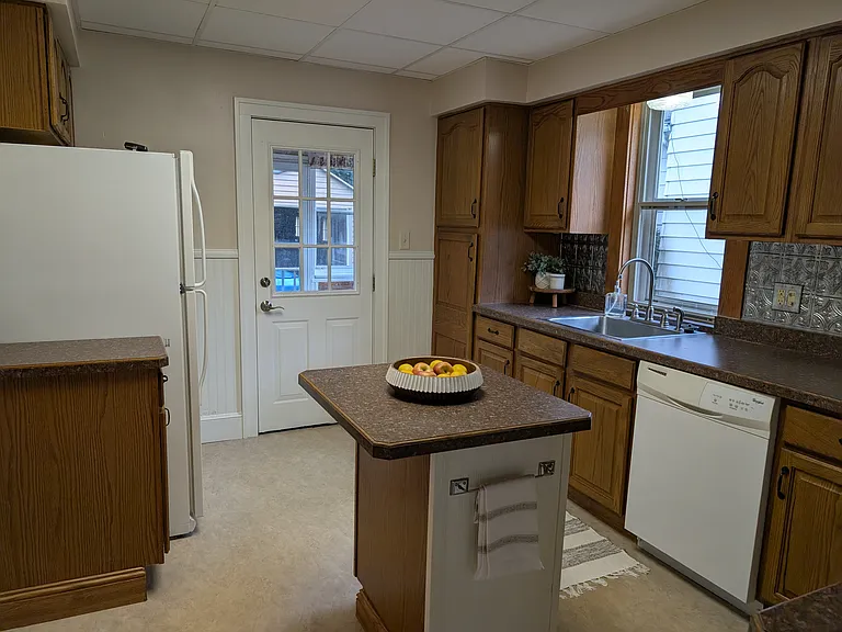 486 Needham Ave — Photo 12