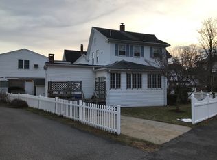 473 Bay St, Taunton, MA 02780