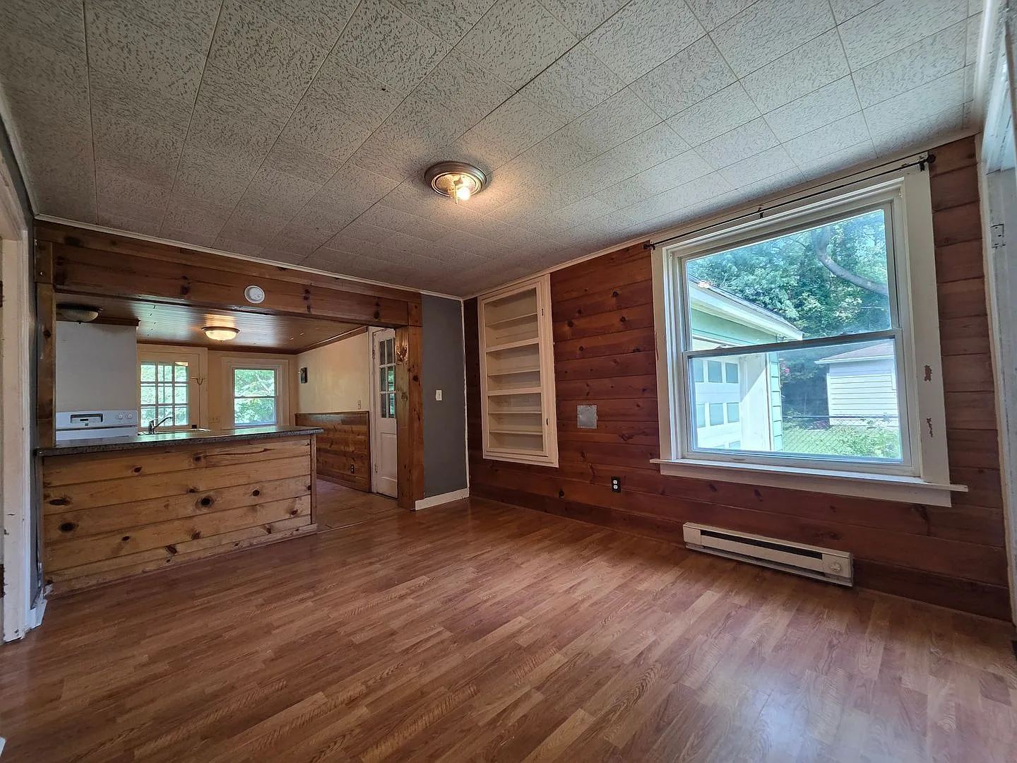 2 bed, 1.0 bath, 812 sqft, $1,100 — Photo 2