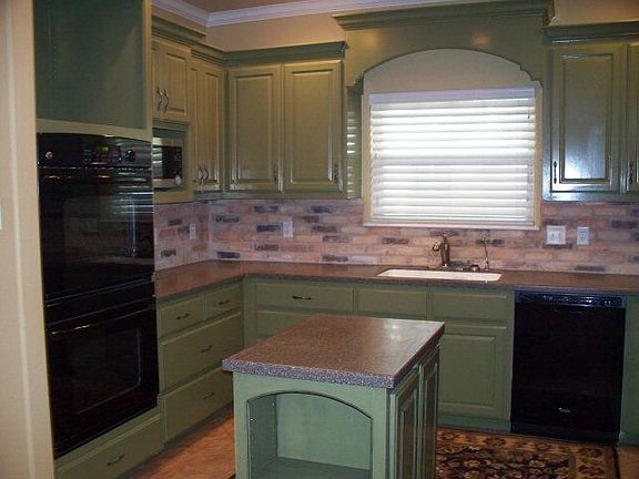 3rd image of 1946 Valleyview Dr