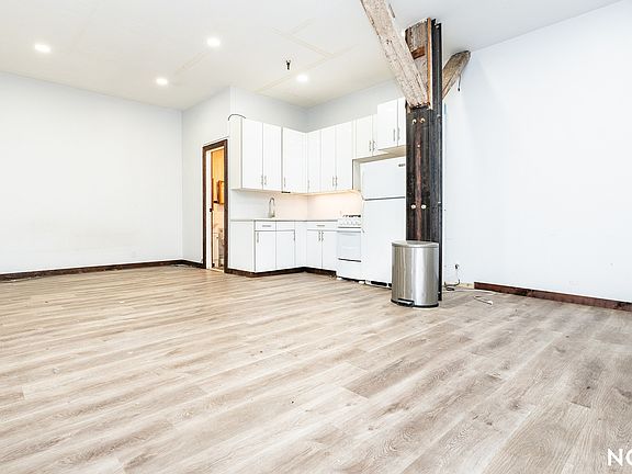 4th image of 307 Scholes St APT 102