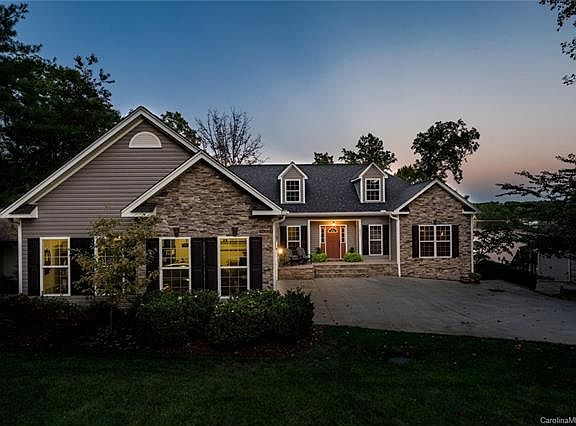 2nd image of 8004 Lakeview Dr