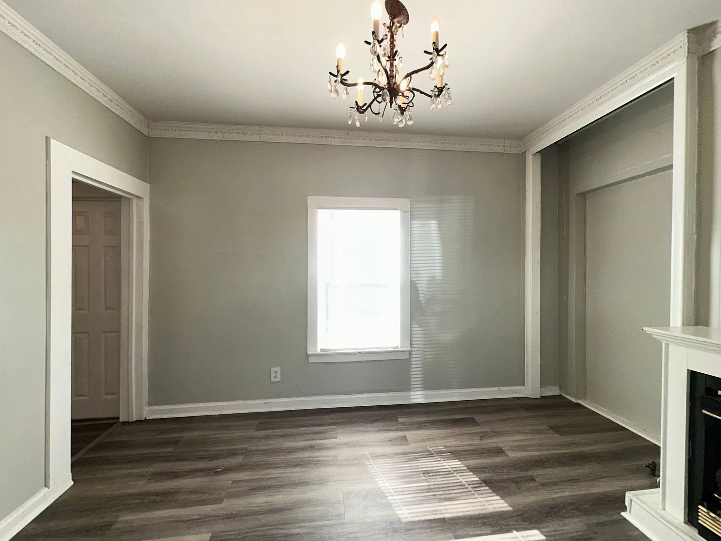 Coming Soon! Cozy One Bedroom House Near Downtown Lexington! Off-Street Parking — Photo 4
