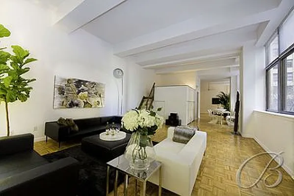 Sold by Bellmarc Realty | media 5