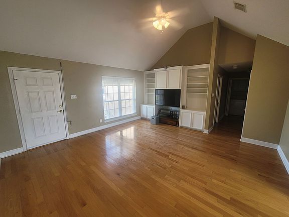 5th image of 3932 Uno Dr