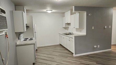 2nd image of 400 N Westridge Dr #10