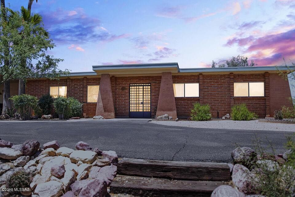 1st image of 3475 N Tres Lomas Dr