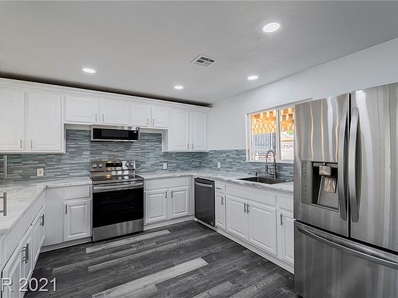 5th image of 5700 Pinecone Pl