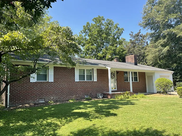 107 Caran Rd — Photo 1
