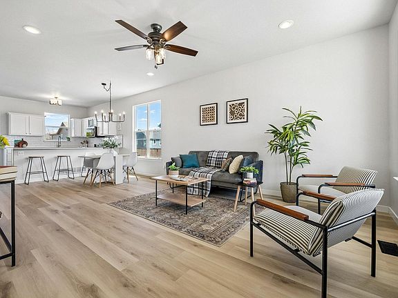 4th image of 2322 Asoka St