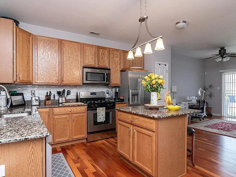 129 Lady Bug Dr — Photo 4
