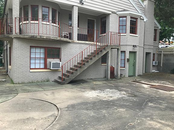 4th image of 202 W Meadow St
