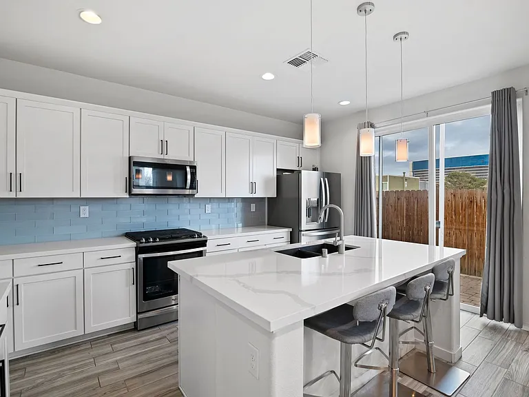 2814 Green Head Ct — Photo 8