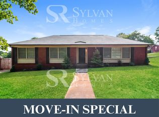 633 Colonial Dr, Statesville, NC 28625