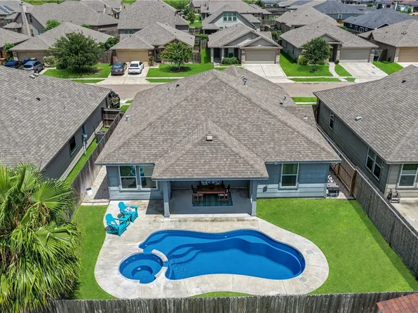 2201 Spoonbill Dr, Corpus Christi, TX 78414