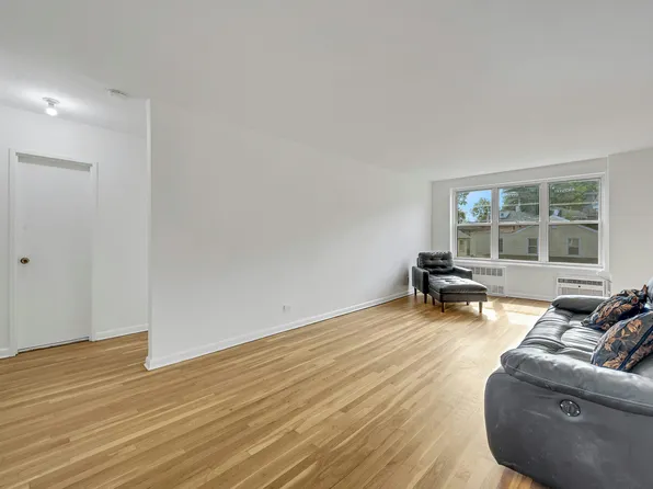 5730 Mosholu Avenue image 2 of 15