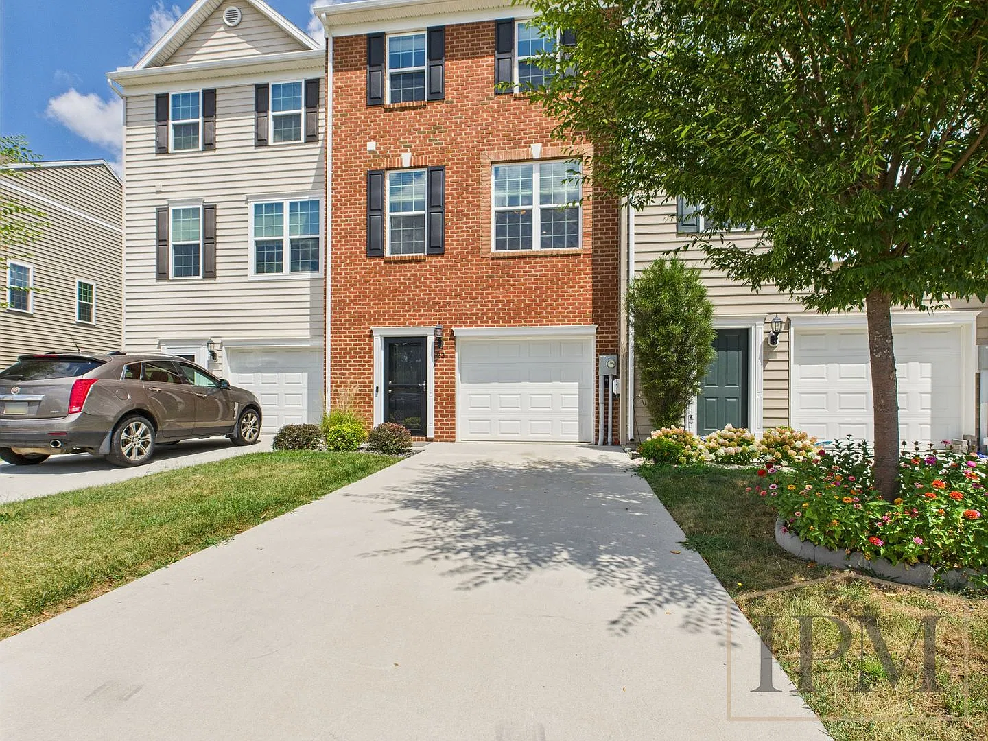 Modern 3 Bedroom, 2.5 Bath Townhome- Located in Gettysburg. — Photo 2