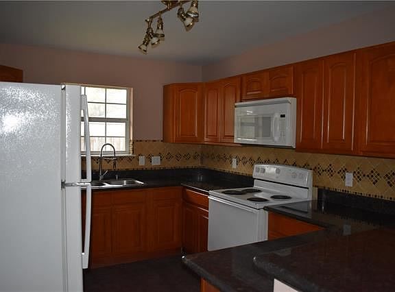 4th image of 7612 Lady Gray St