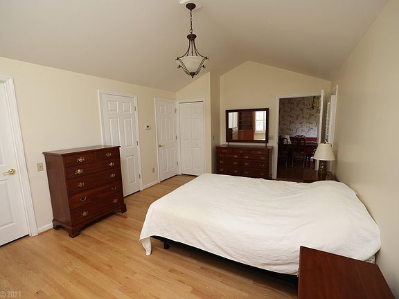 4th image of 612 Alleghany St