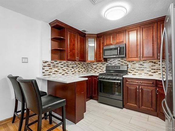 5th image of 882 Union Avenue #B
