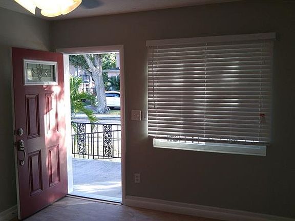 4th image of 875 18th Ave N APT 1