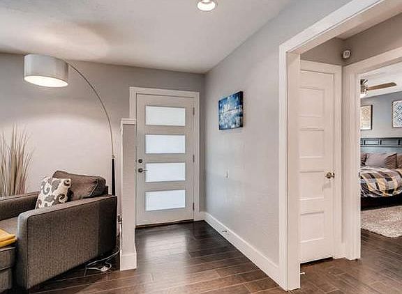 5th image of 1701 Broadmoor Dr