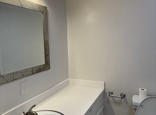 8 Frost Ln, Hadley, MA 01035