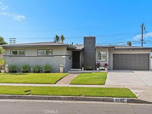 3rd image of 8702 Davmor Ave