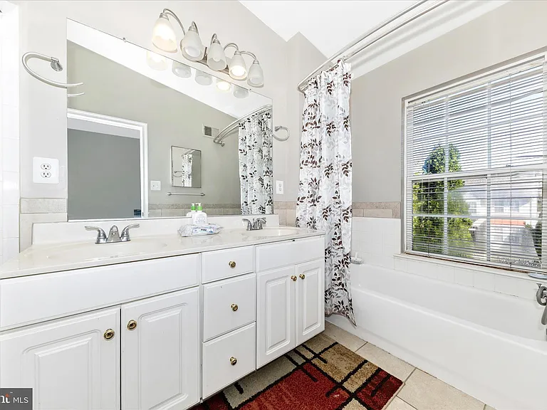 9215 McCarty Rd — Photo 22