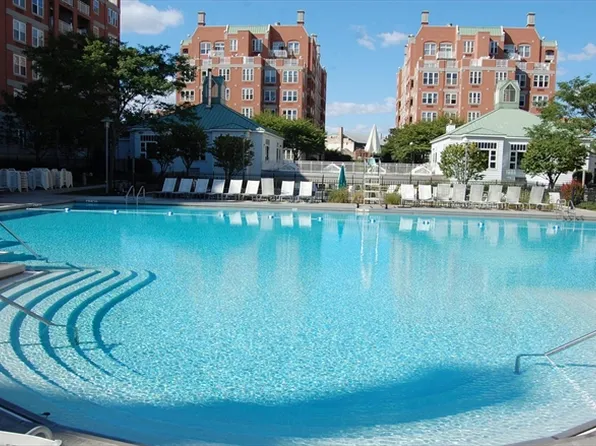 60 Oceana Drive West