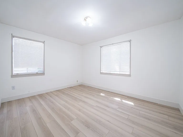 608 S Bluff Ave — Photo 15
