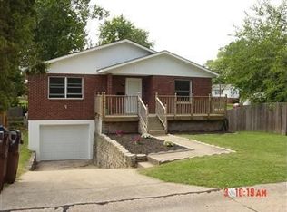16 Meadow Ln, Florence, KY 41042
