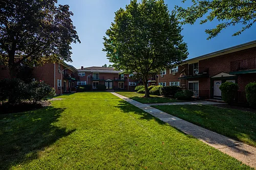 Meadow View Apartments Photo 1