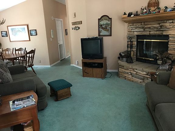 2nd image of 829 E Barker Blvd