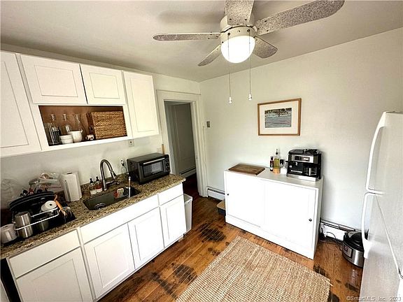 5th image of 256 Bradley St APT 3
