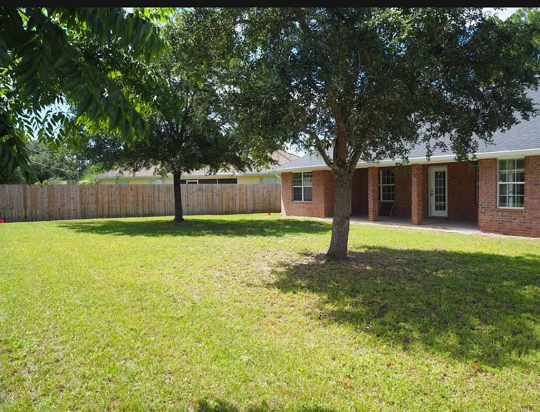 4 bed, 2147 sqft, $2,600 — Photo 2