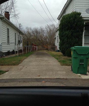 2nd image of 5955 Woodland Ave